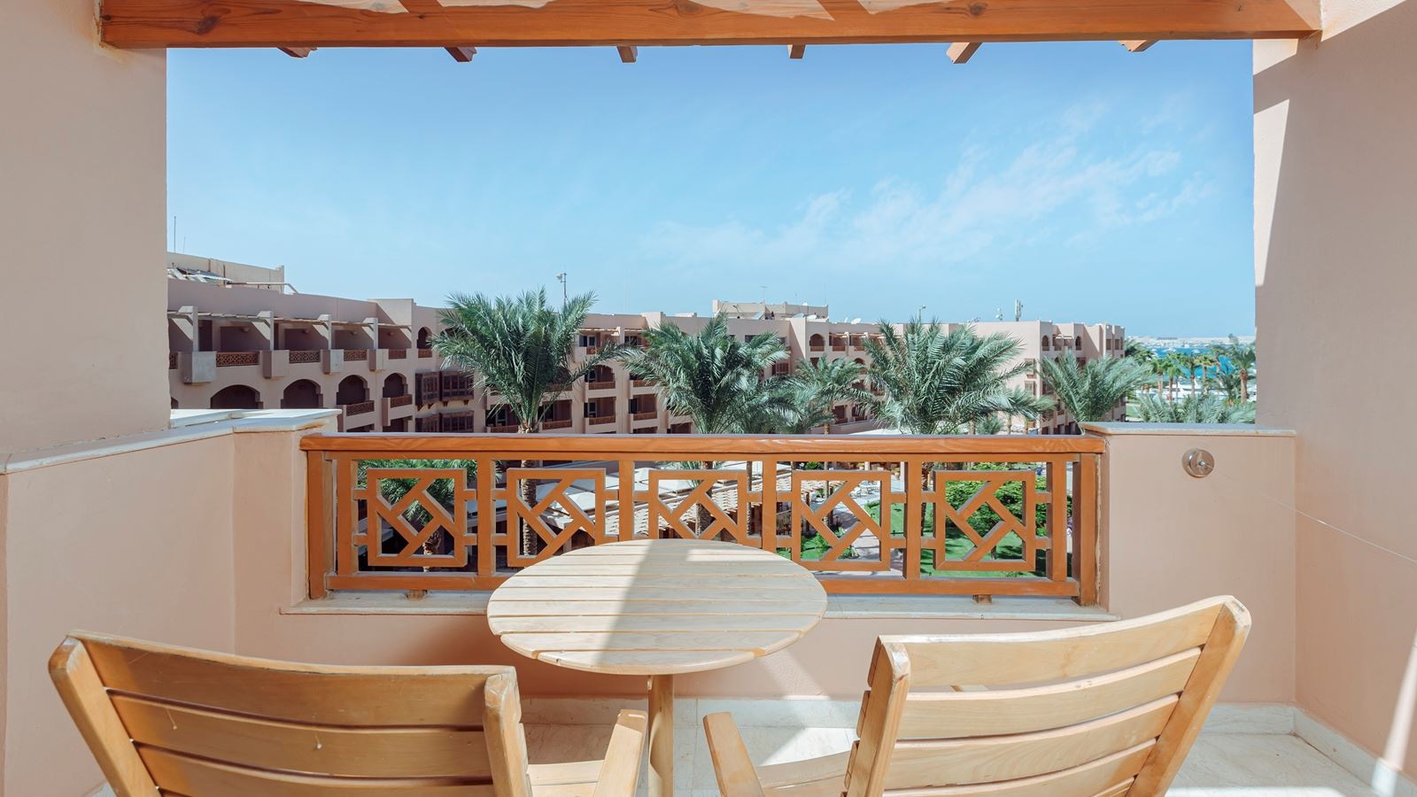 rooms-deluxe-sea-view-room