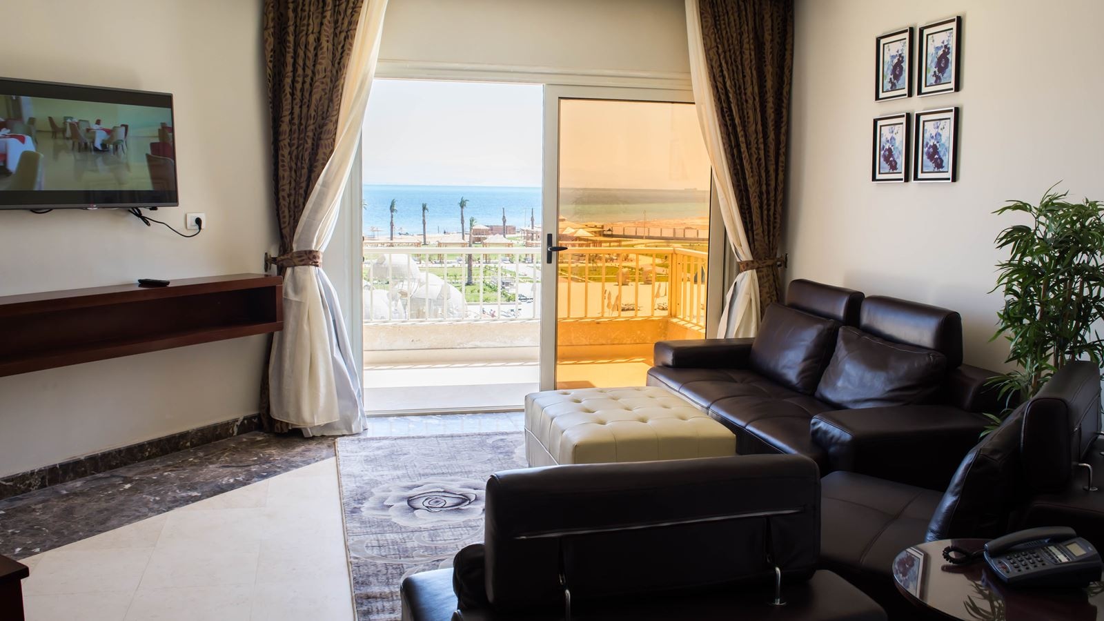 rooms-honey-moon-suite