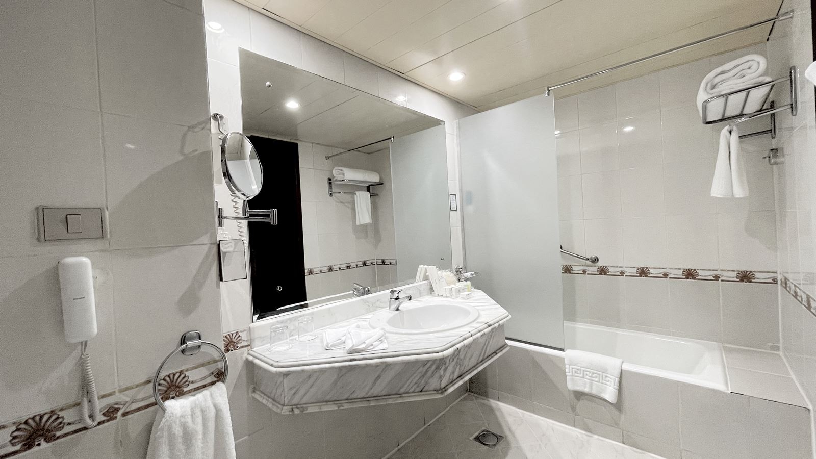 rooms-standard-room-garden---pool---sea-view