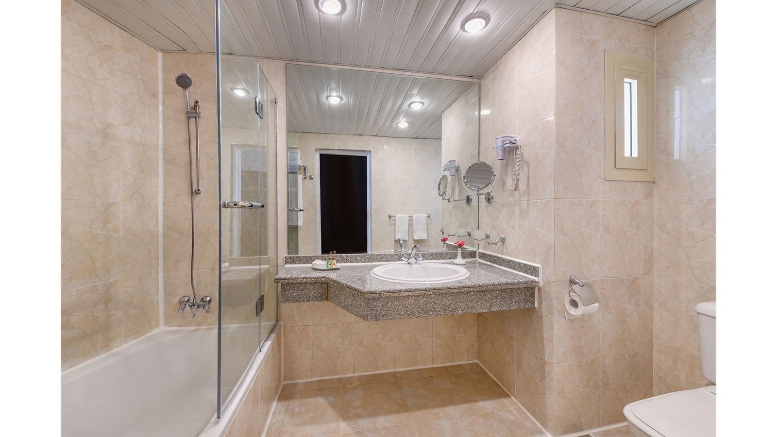 rooms-deluxe-chalet-beach-front-bungalow