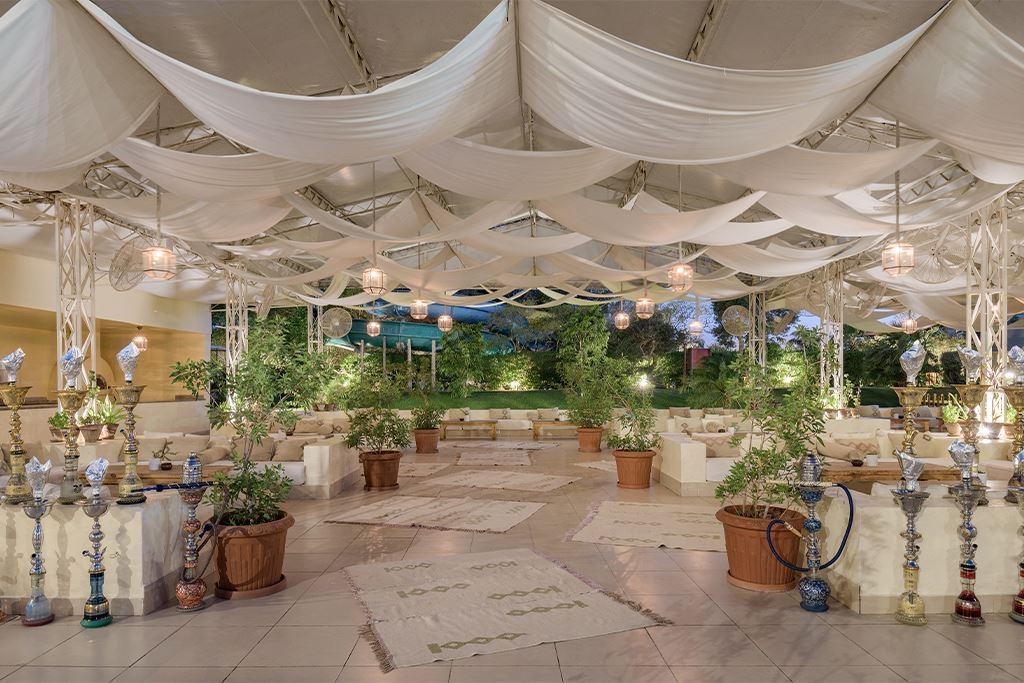 bars-zaza-lounge-smoking-area