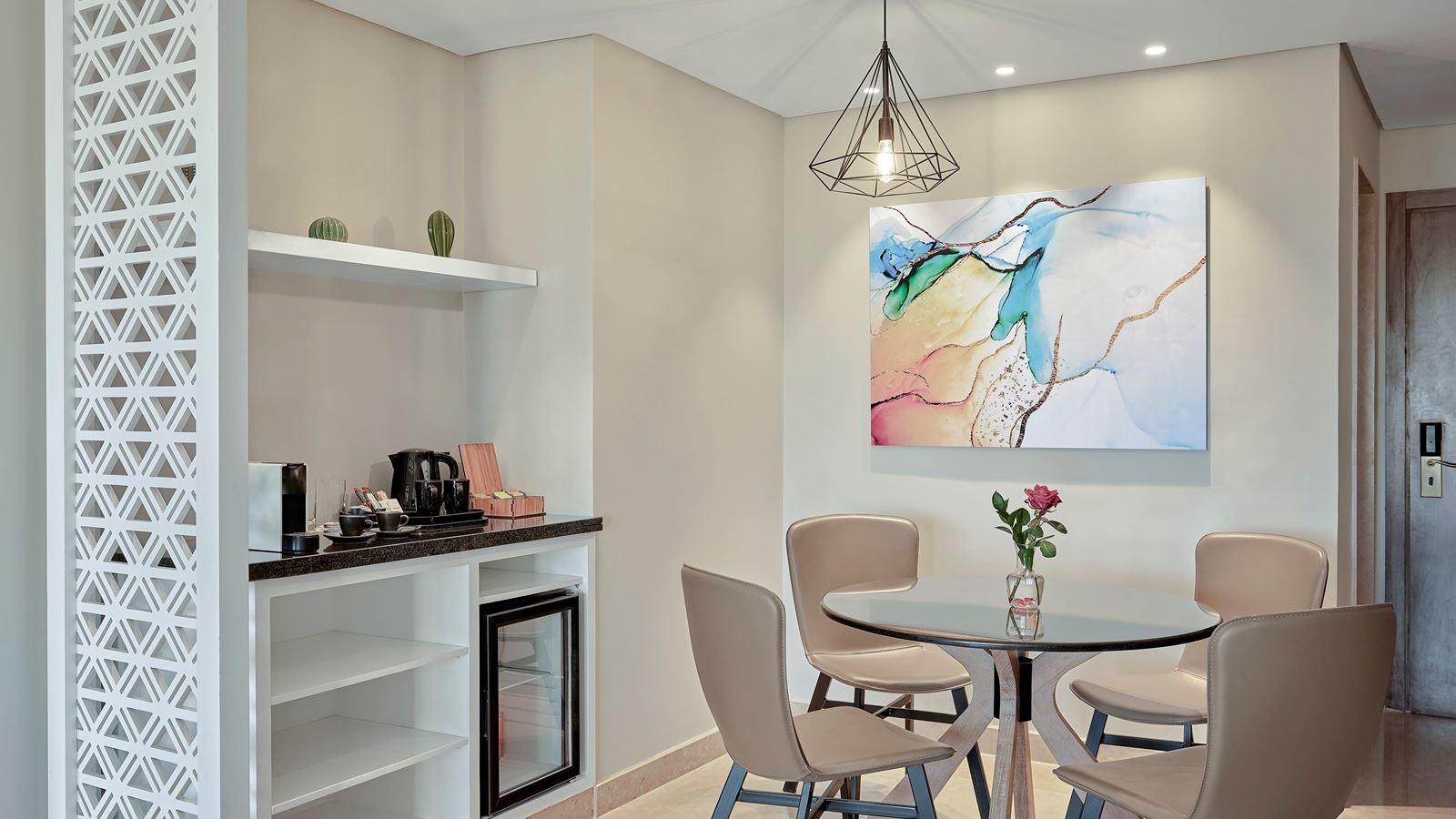 rooms-the-view-suite