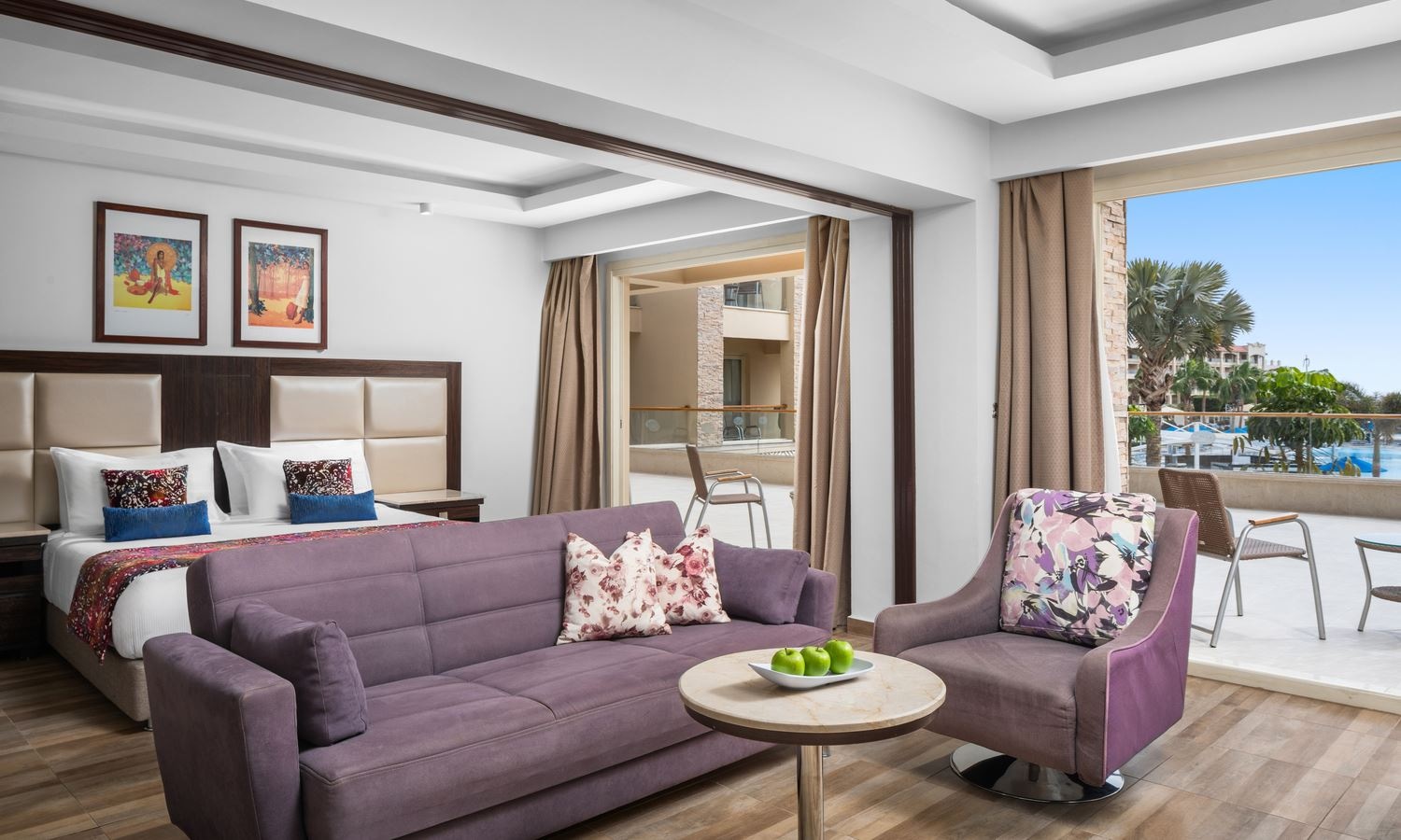 rooms-junior-suite-pool-view