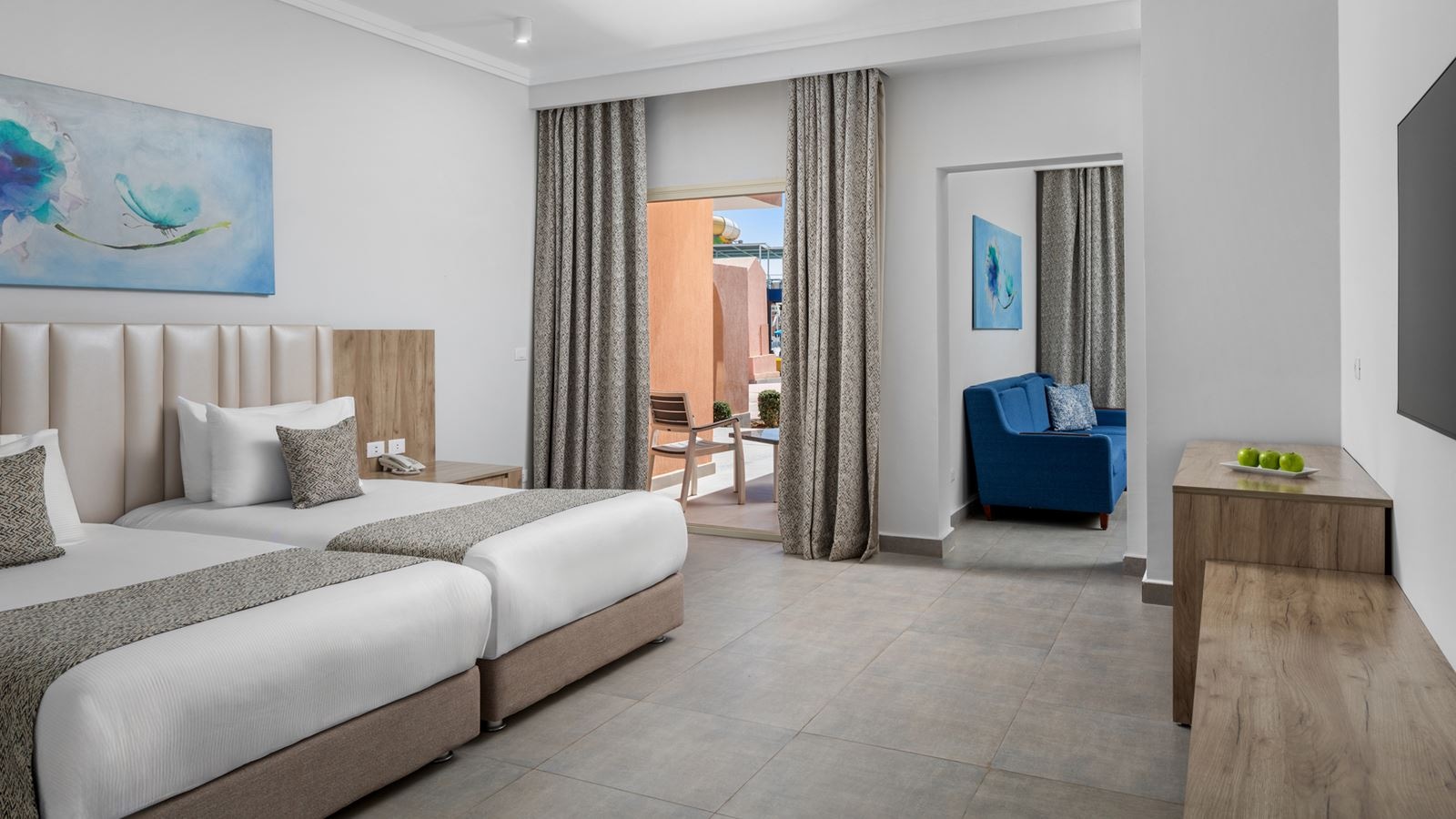 rooms-family-2-bedrooms-pool-view