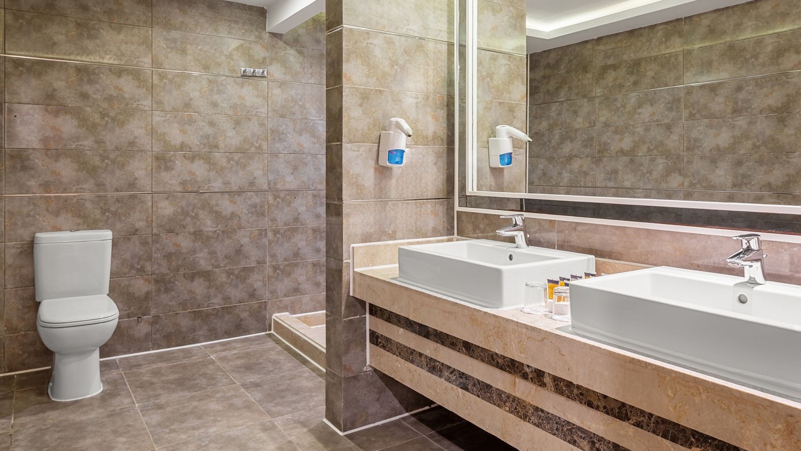 rooms-room-standard-garden-view