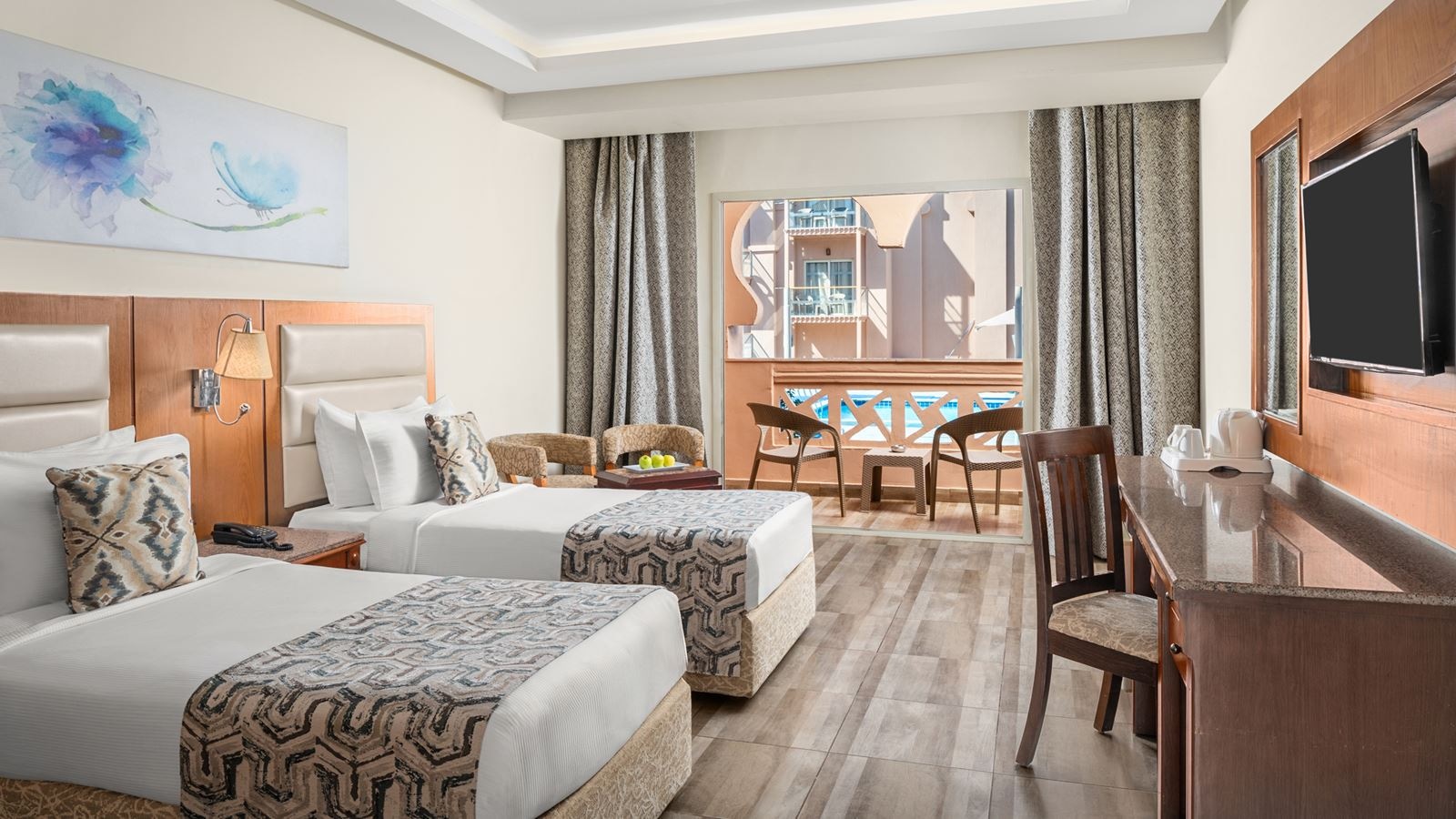 rooms-family-room-pool-view