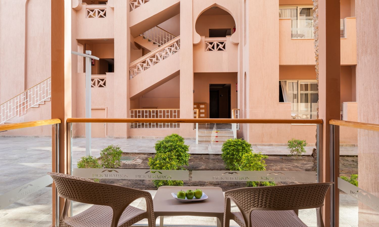 rooms-coral-standard-room-garden-view