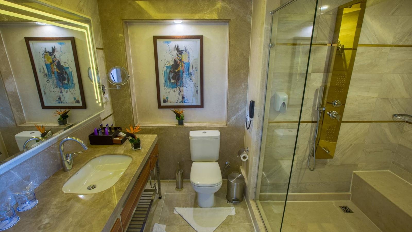 rooms-standard-room-pool--garden-view