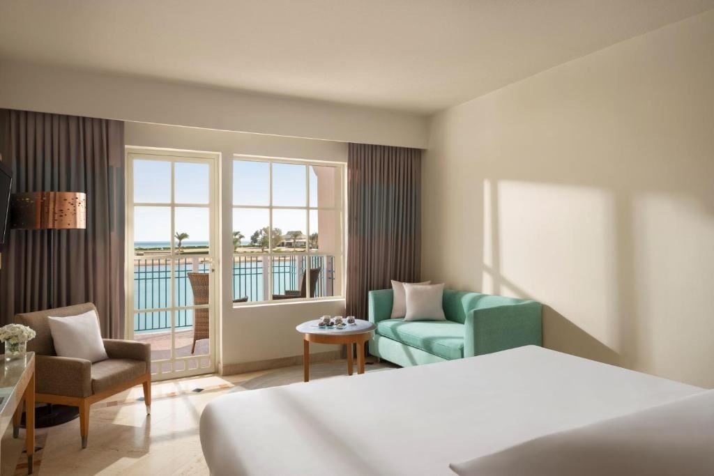 rooms-deluxe-lagoon-view-room
