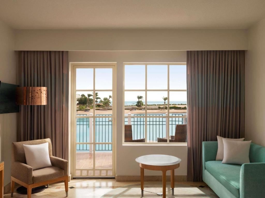 rooms-deluxe-lagoon-view-room
