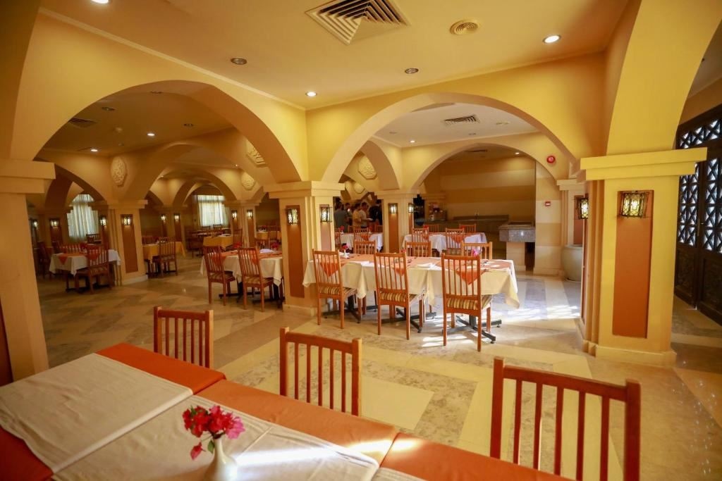 restaurants-restaurants