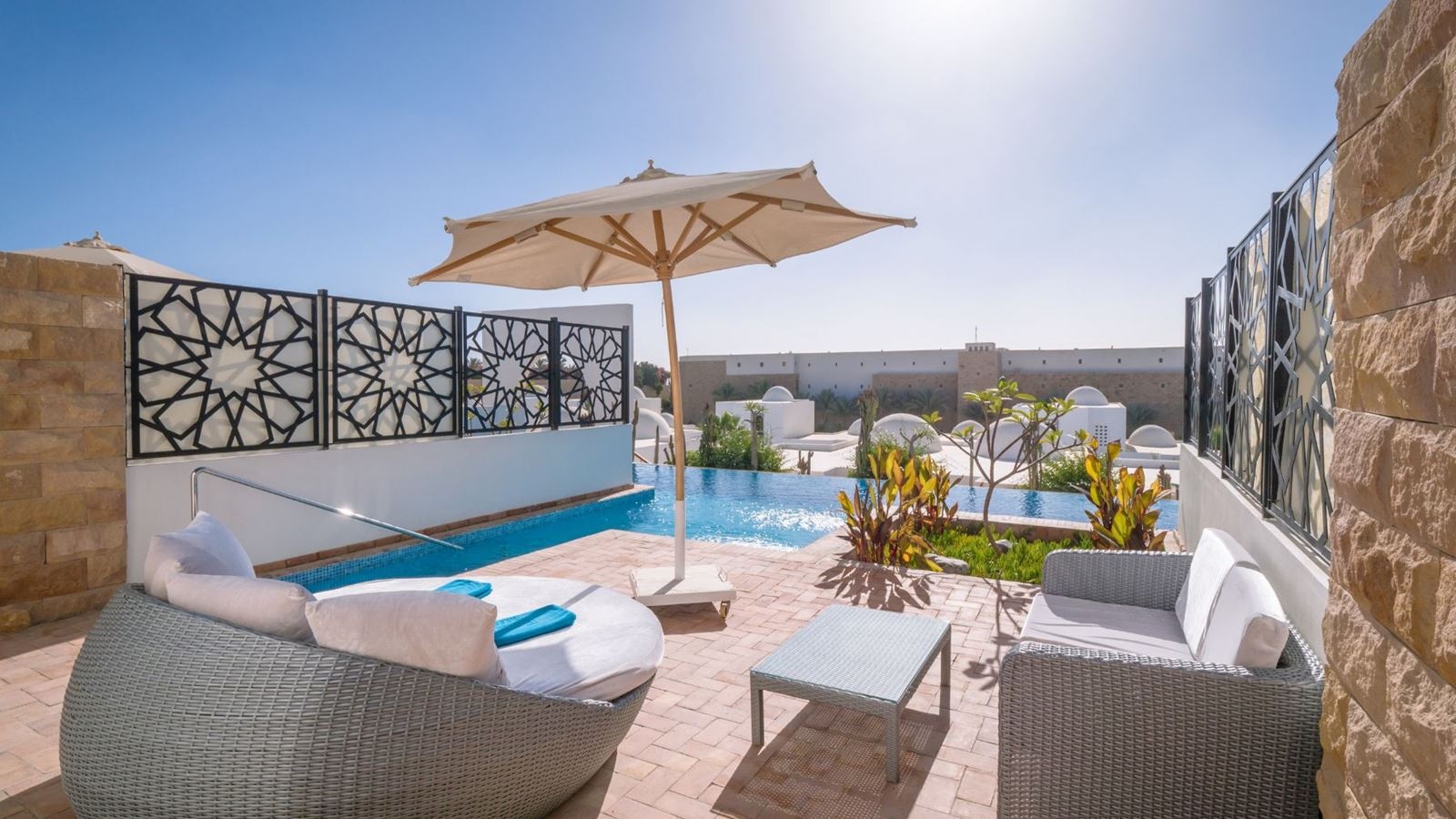 rooms-swimup-one-bedroom-villa