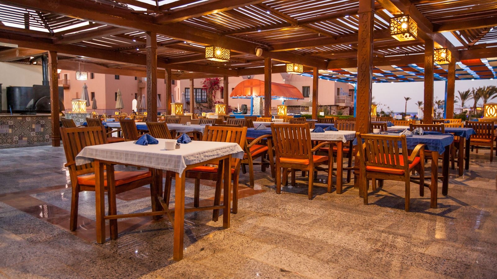 restaurants-rohanou-terrace