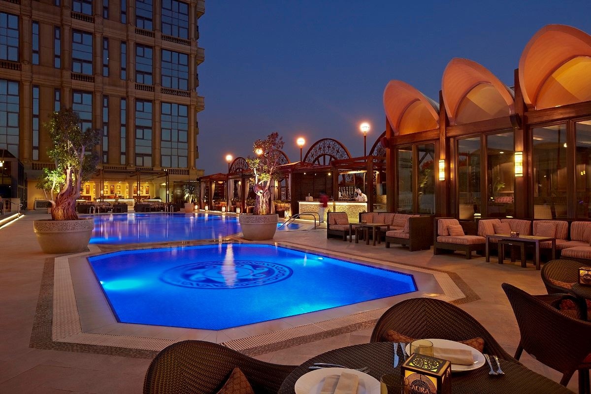 restaurants-aura-resturant