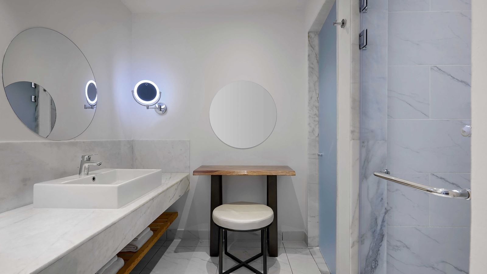 rooms-standard-suite