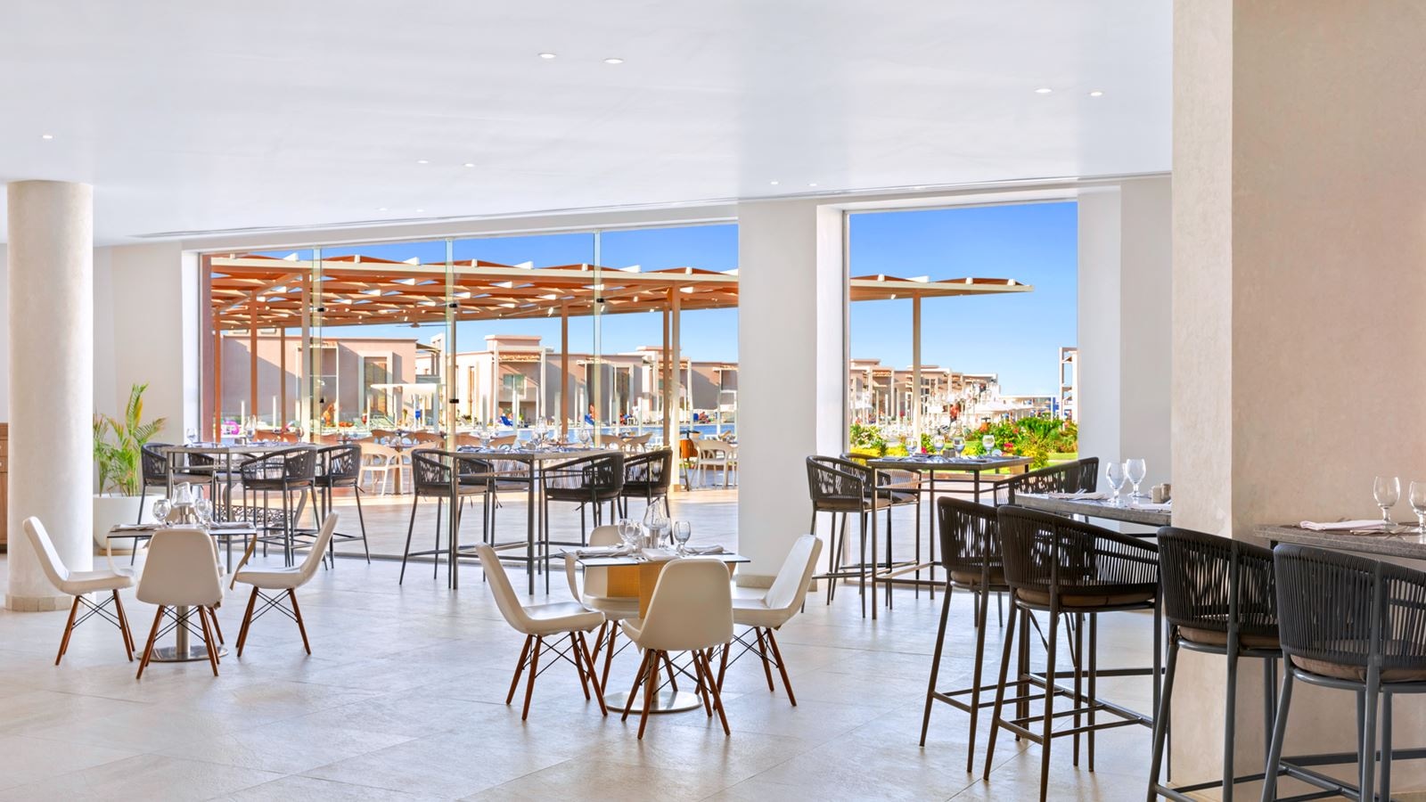 restaurants-aqua-park-food-court