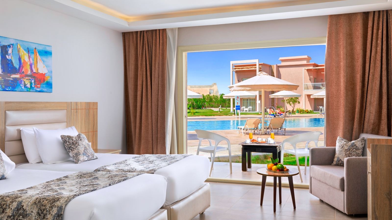 rooms-standard-room-pool-view