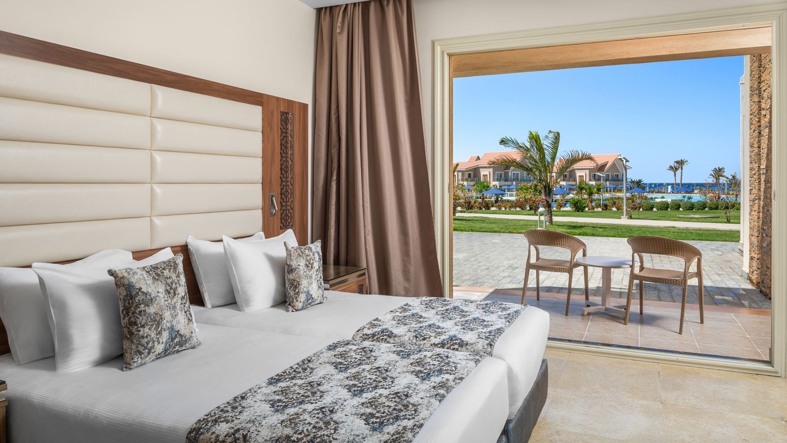 rooms-family-room-sea-side-view