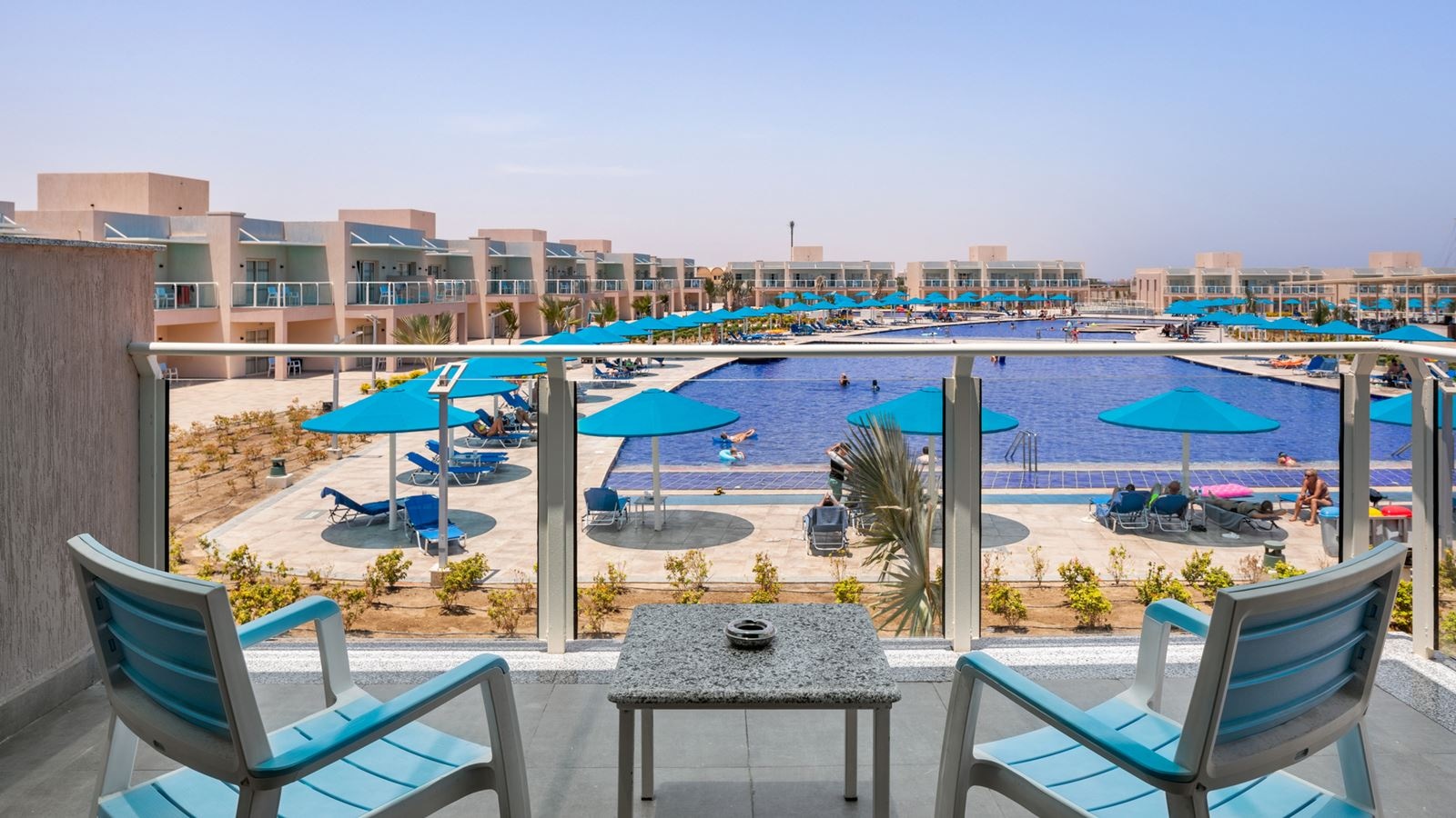 rooms-deluxe-room-pool-view