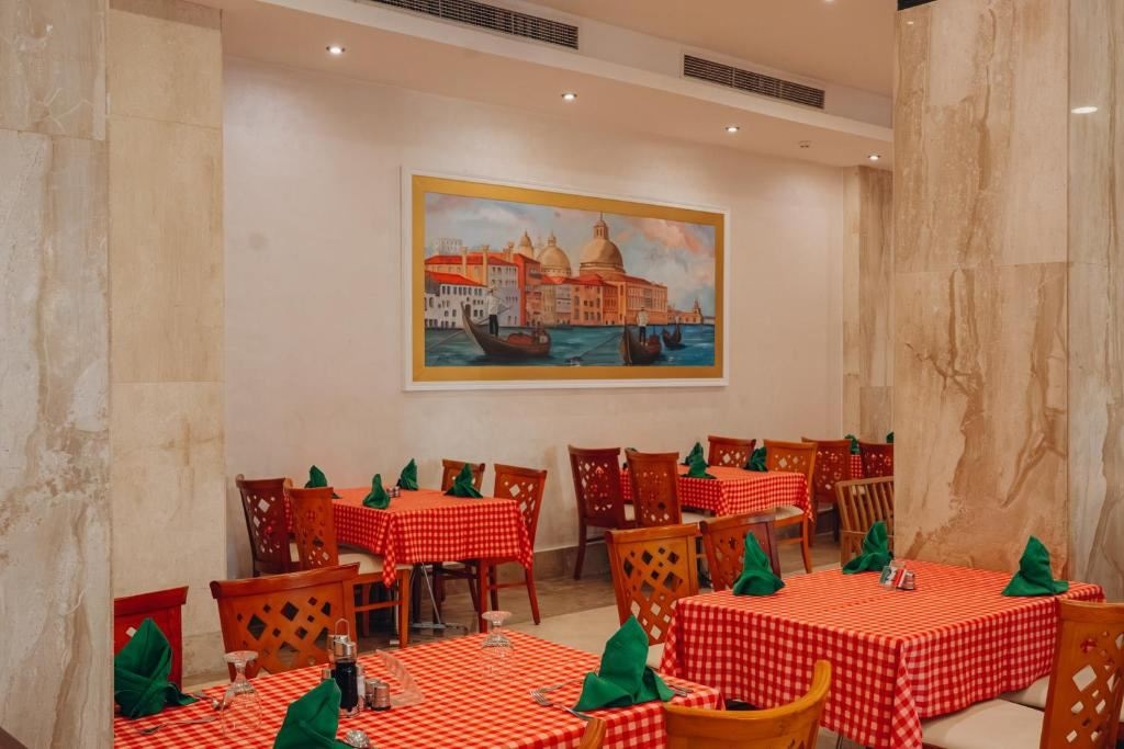 restaurants-restaurants