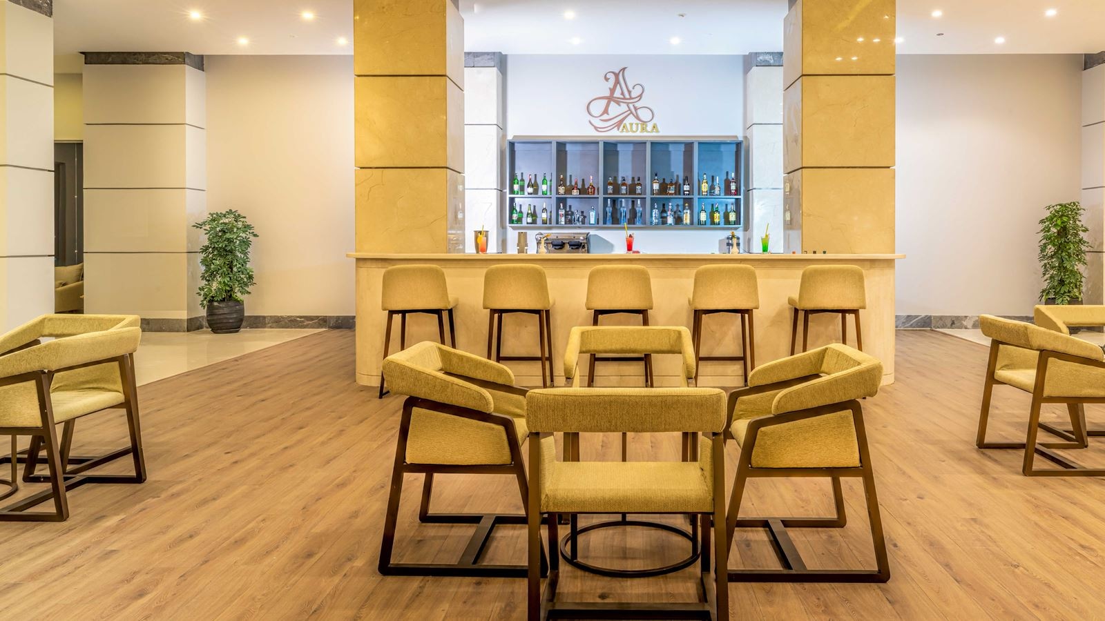 bars-aura-lobby-bar