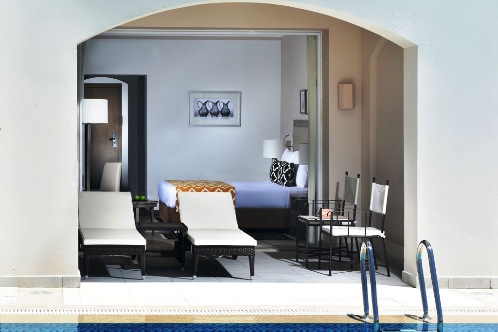 rooms-superior-swim-up-room