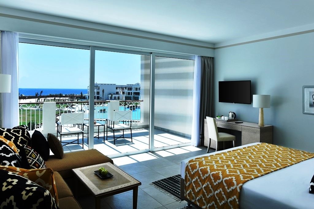 rooms-deluxe-sea-view-room