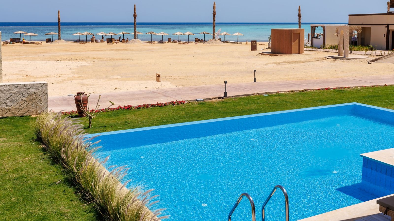 rooms-swimup-room-sea-front