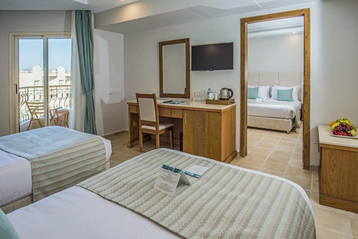 rooms-mega-family-room