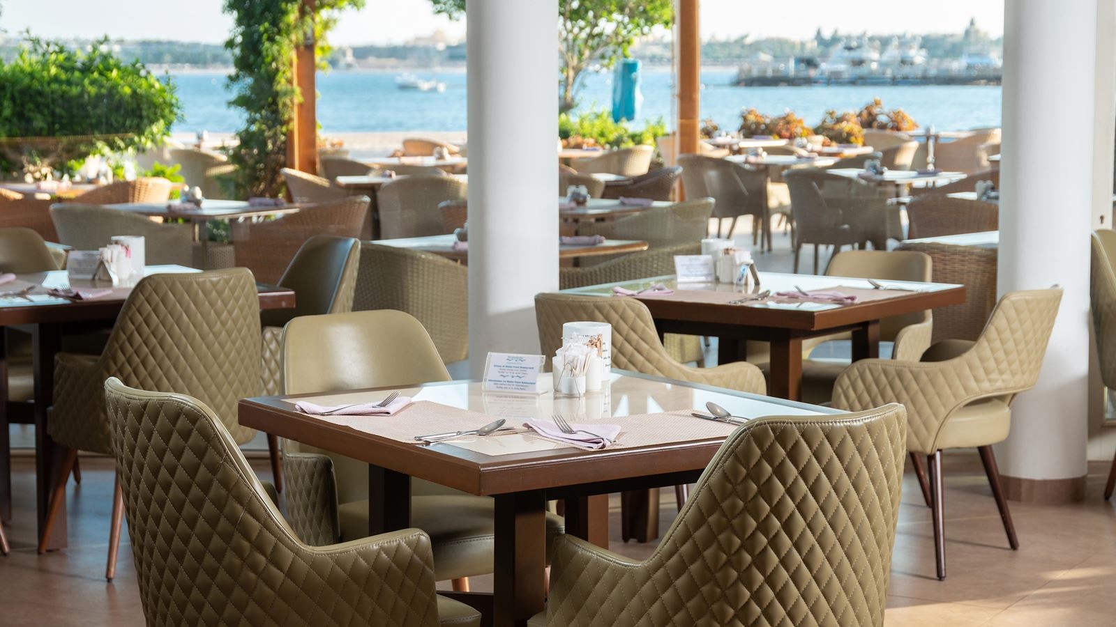 restaurants-waterfront-restaurant