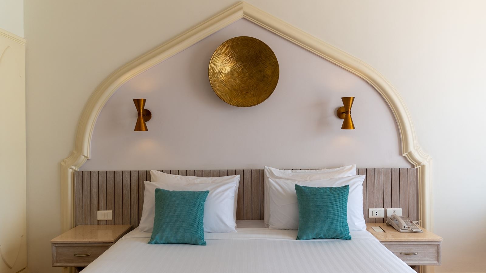 rooms-connecting-room