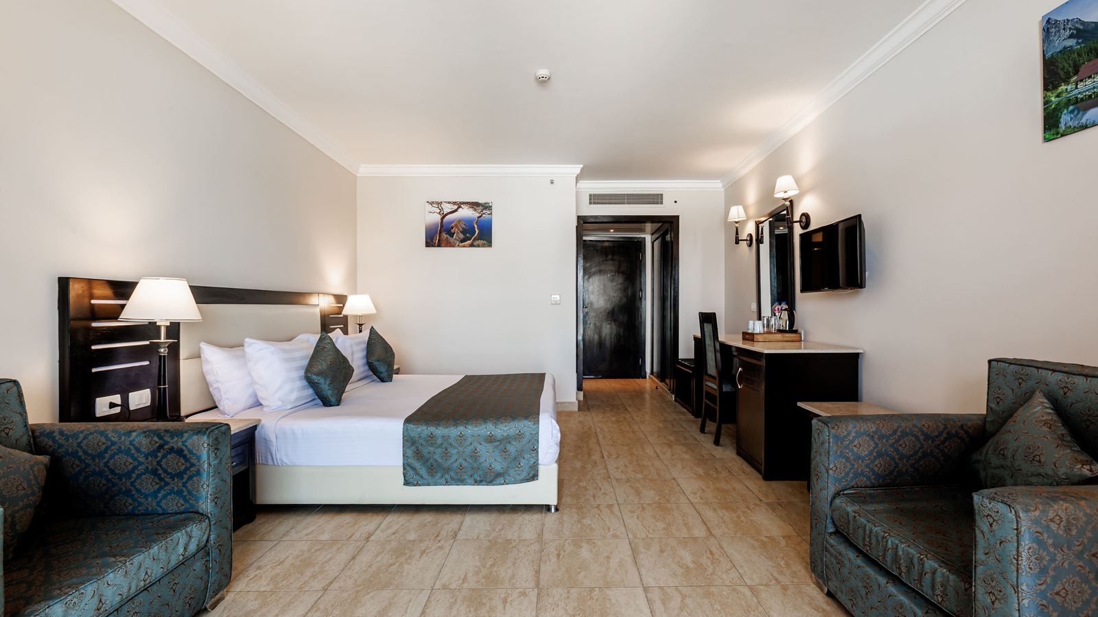 rooms-superior-room-pool-view