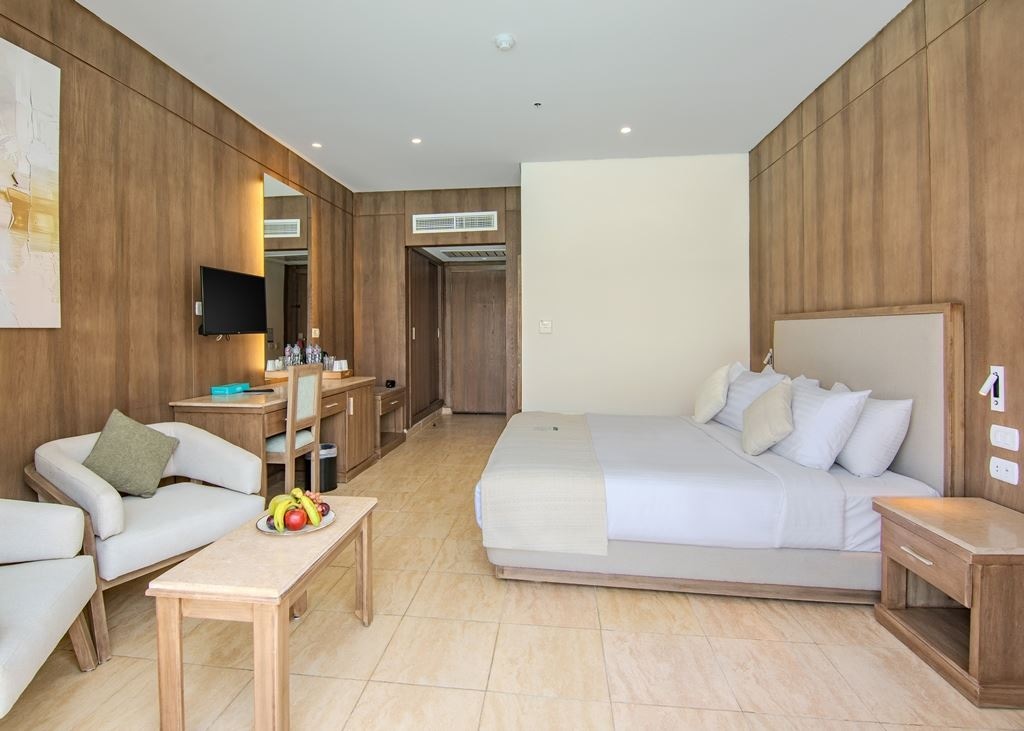 rooms-swimup-room-pool-view