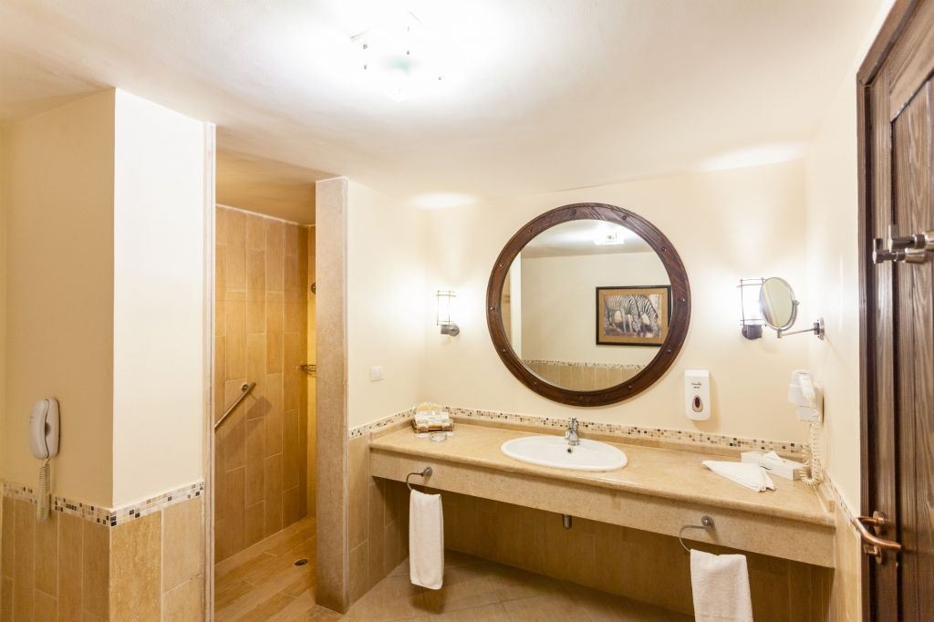 rooms-room-standard-seaview