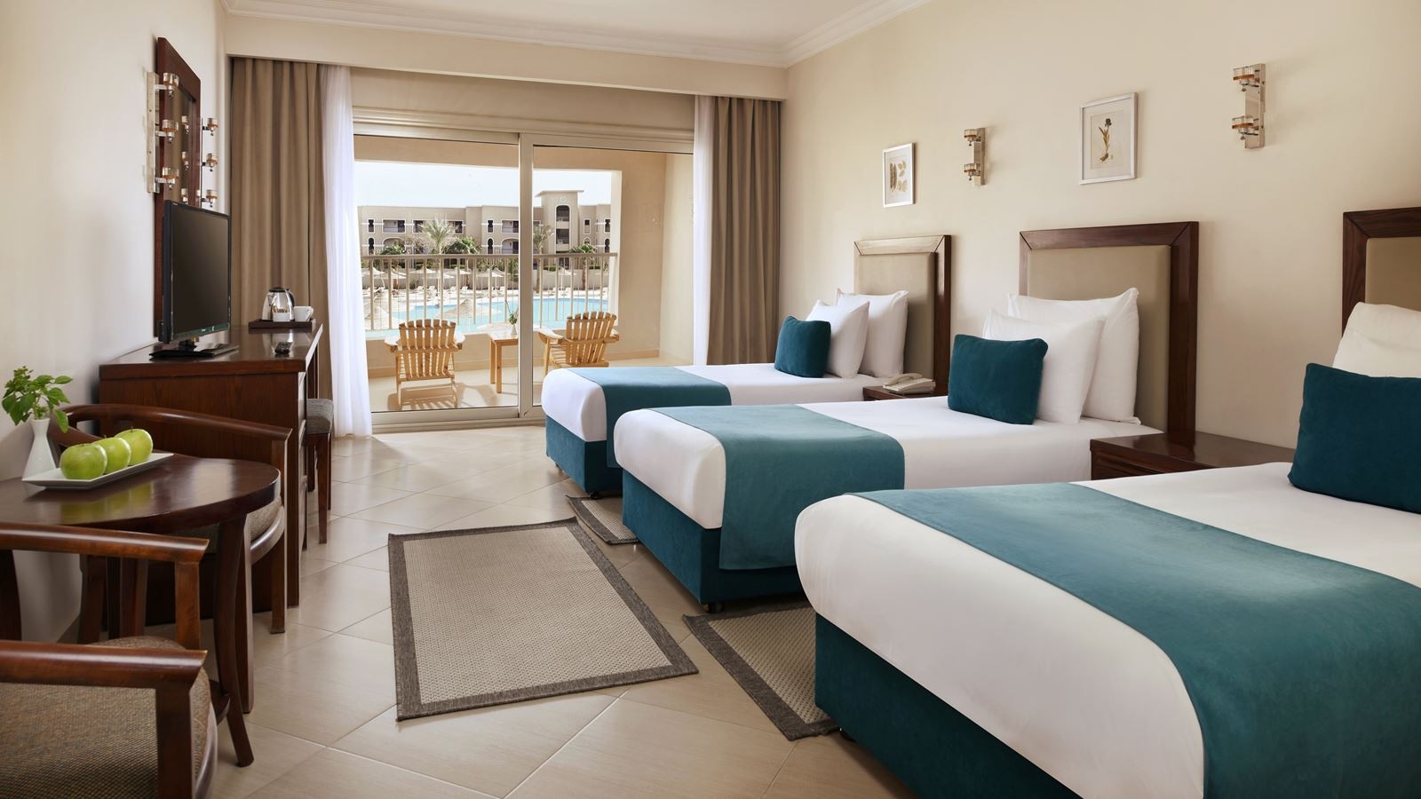 rooms-superior-family-triple-pool-view