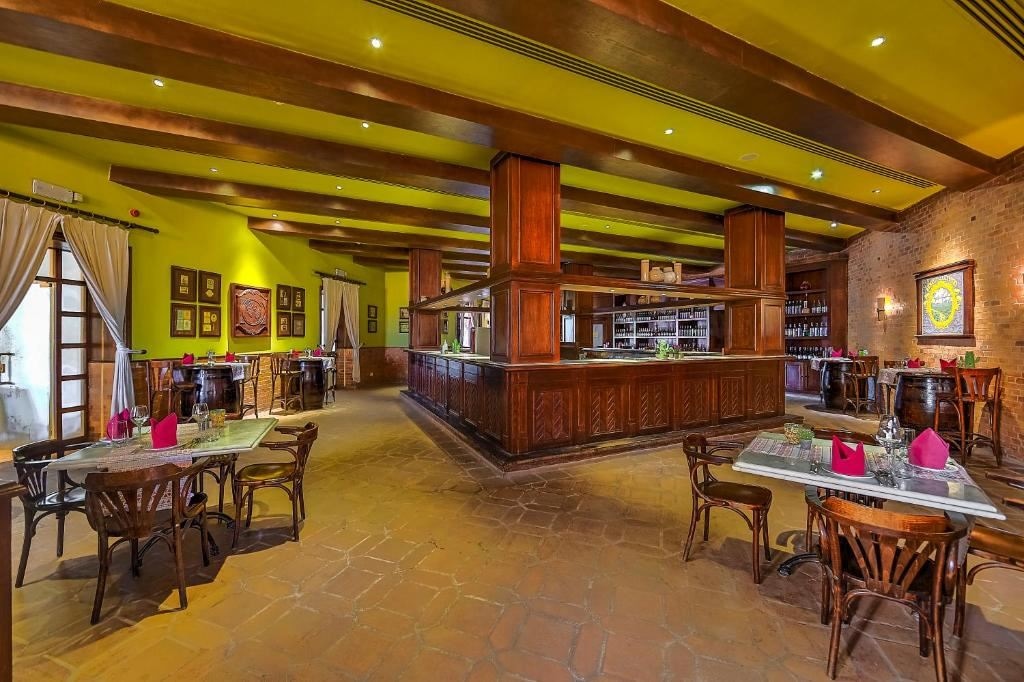 restaurants-restaurants