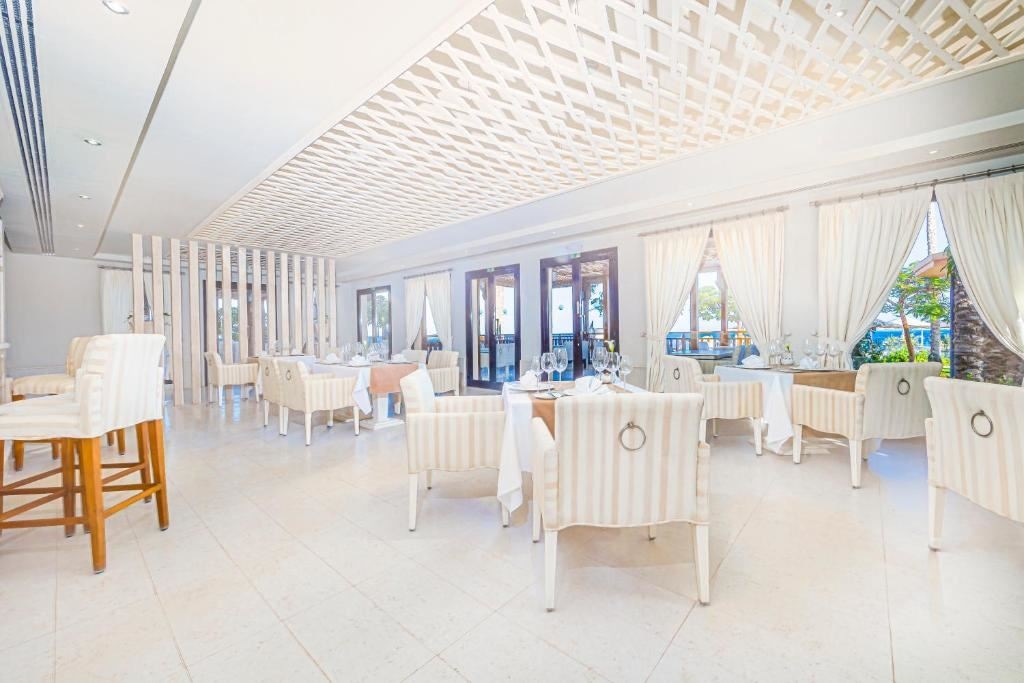 restaurants-restaurants