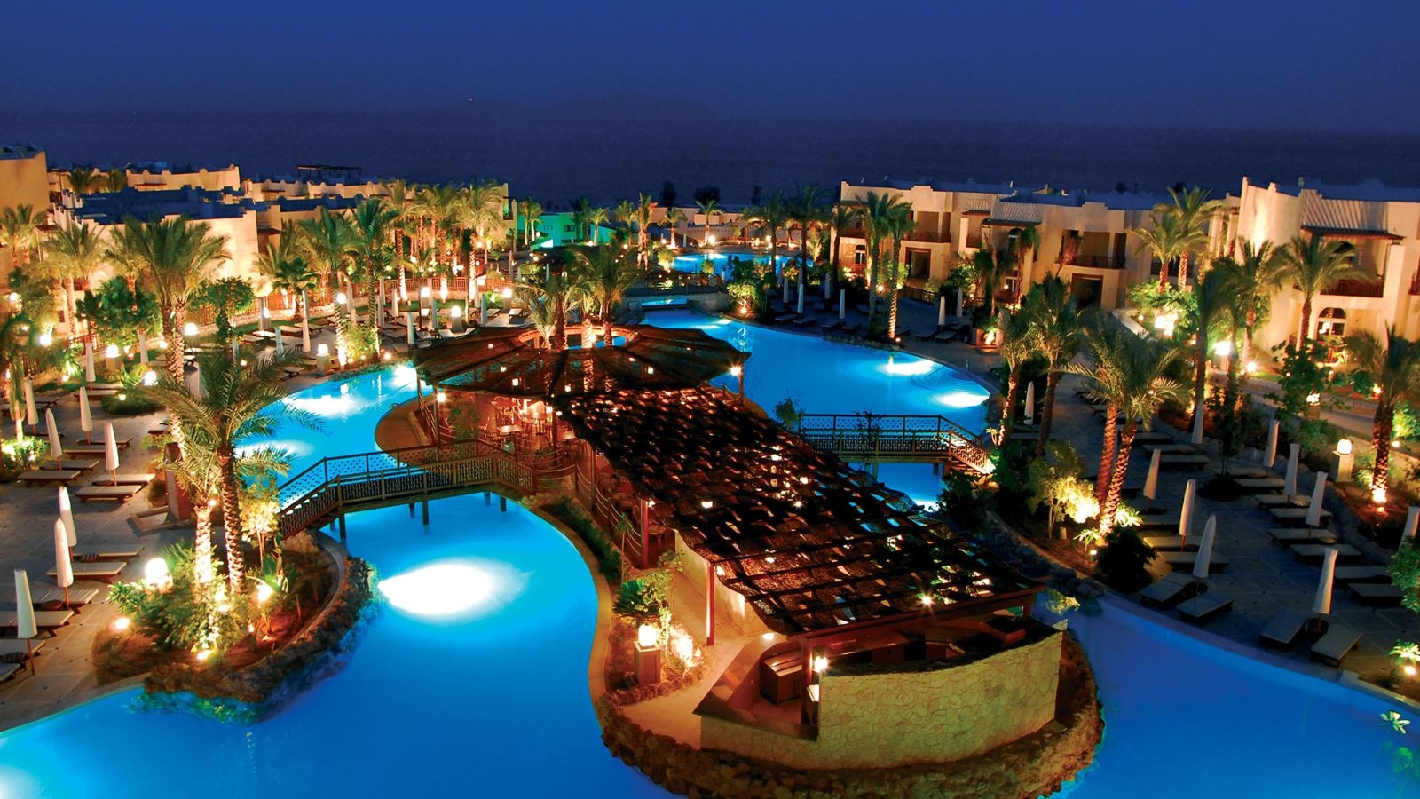 restaurants-pool-grill