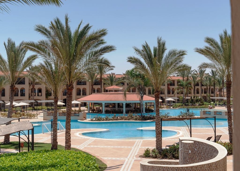 bars-la-breeze-pool-bar