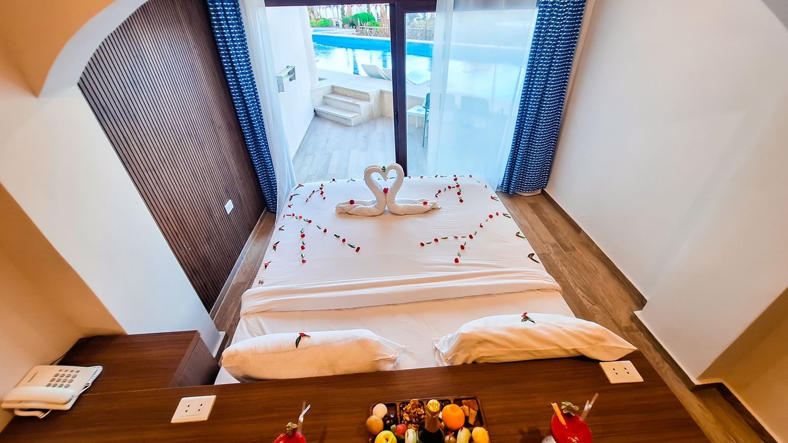 rooms-princess-suite-swim-up