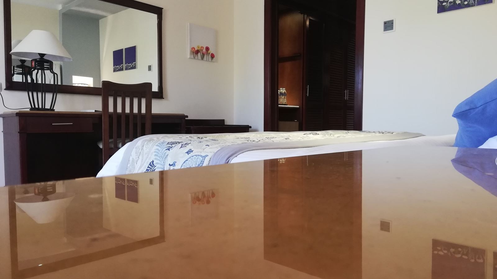 rooms-superior-room-main-building-pool-view