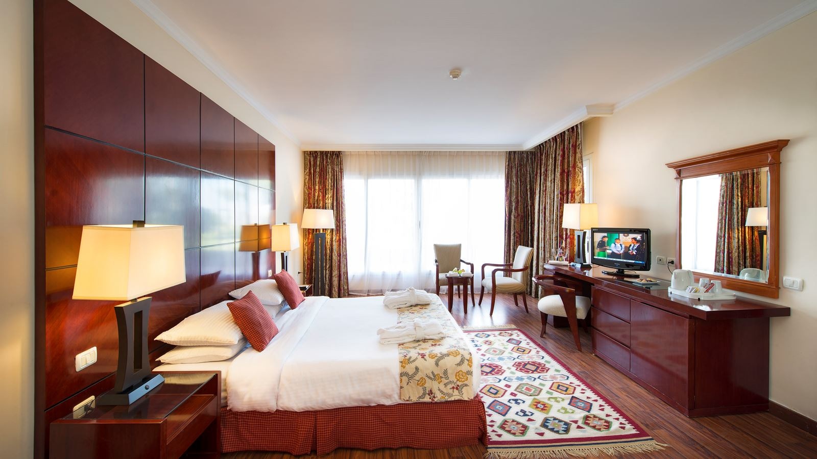 rooms-family-one-bed-room-main-building