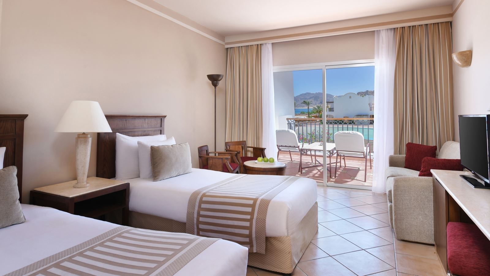 rooms-superior-room-side-sea-view