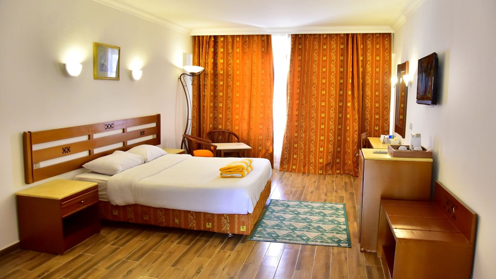 rooms-pool-view-room