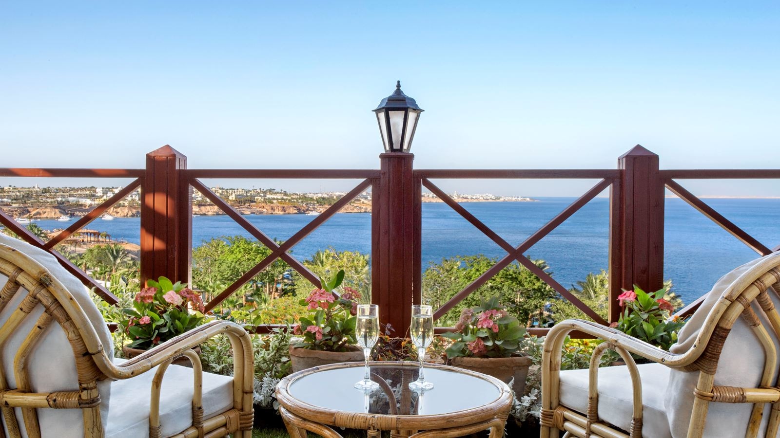 rooms-premium-jacuzzi-sea-view-room