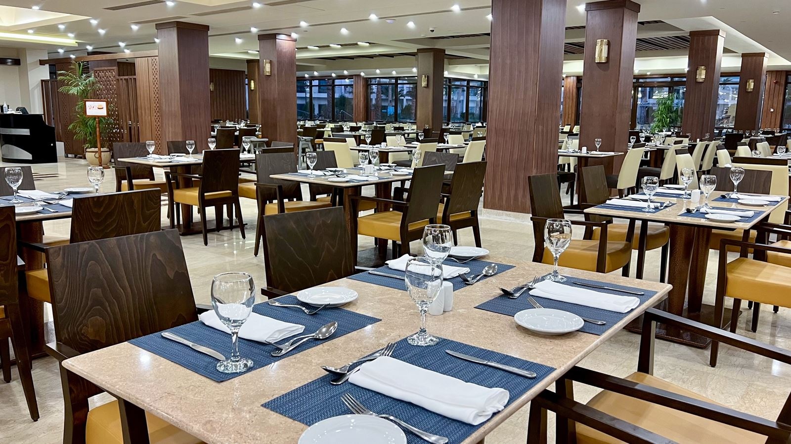 restaurants-linah-restaurant
