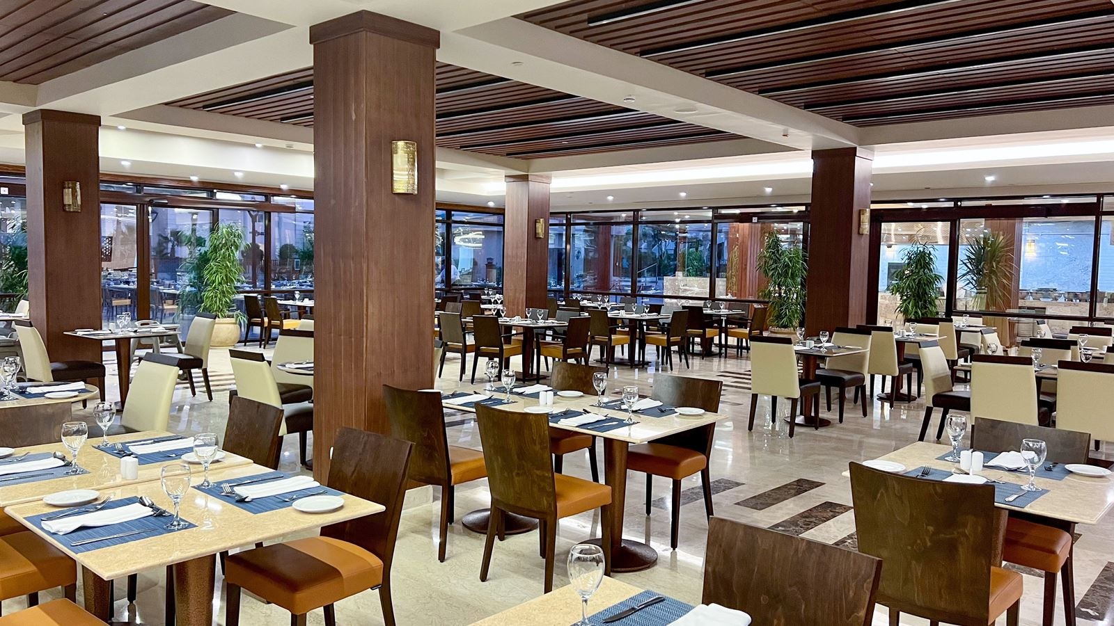 restaurants-linah-restaurant