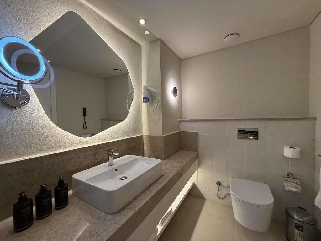 rooms-standard-room-with-2-queen-beds--garden-viewmountain-side