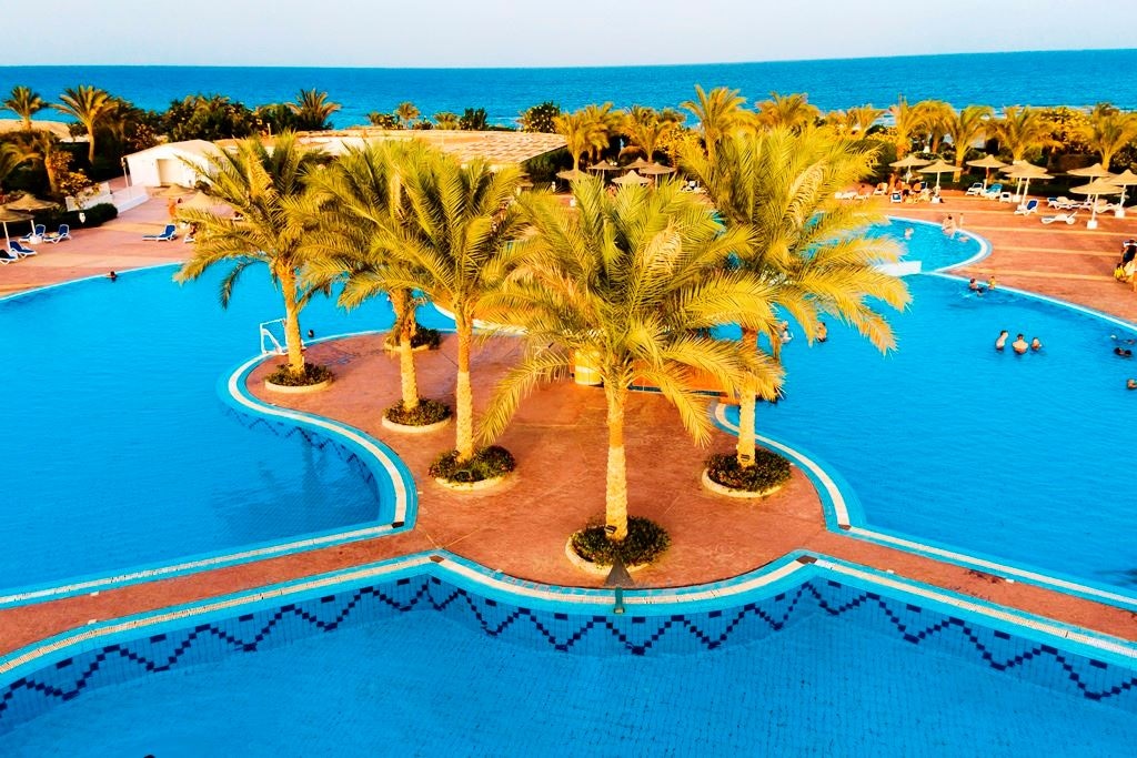 pools-outdoor--indoor-pool