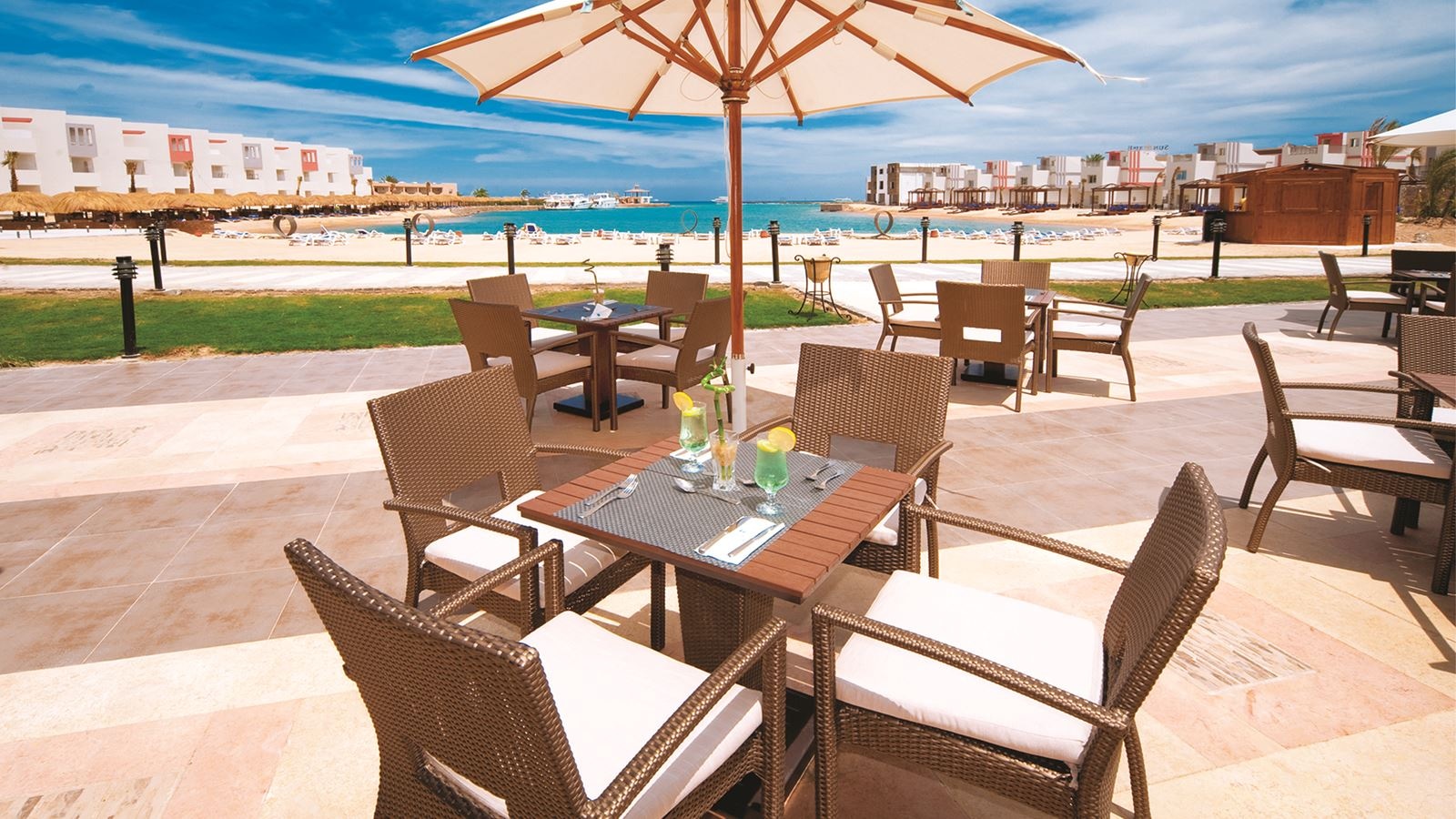 bars-yades-beach-bar